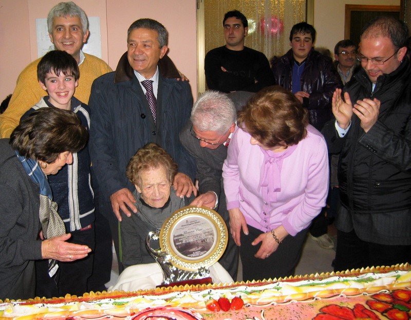 Montemaggiore Belsito: Festeggiati i 100 anni di Filomena Carò Mangano